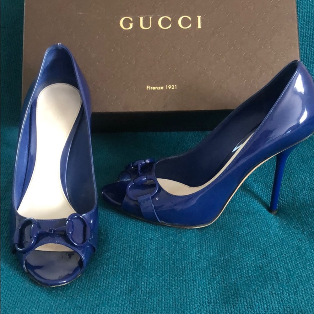 Gorgeous blue Gucci 4” pumps - open toe.